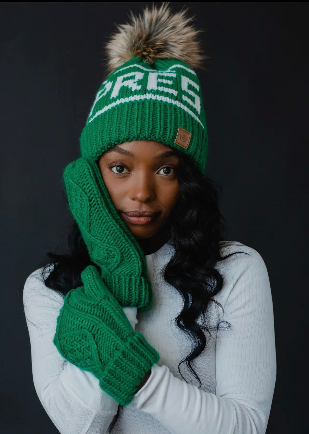 Shop Après Knit Hat Faux Fur Pom – Style Trolley