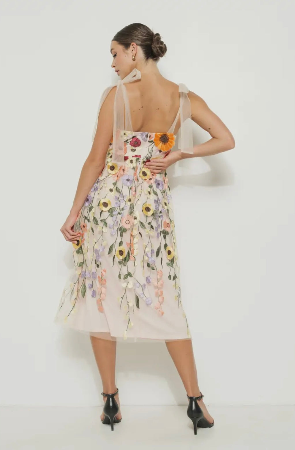 knee length dresses for ladies Cream Floral Applique Flutter Sleeved Midi Dress main image 0