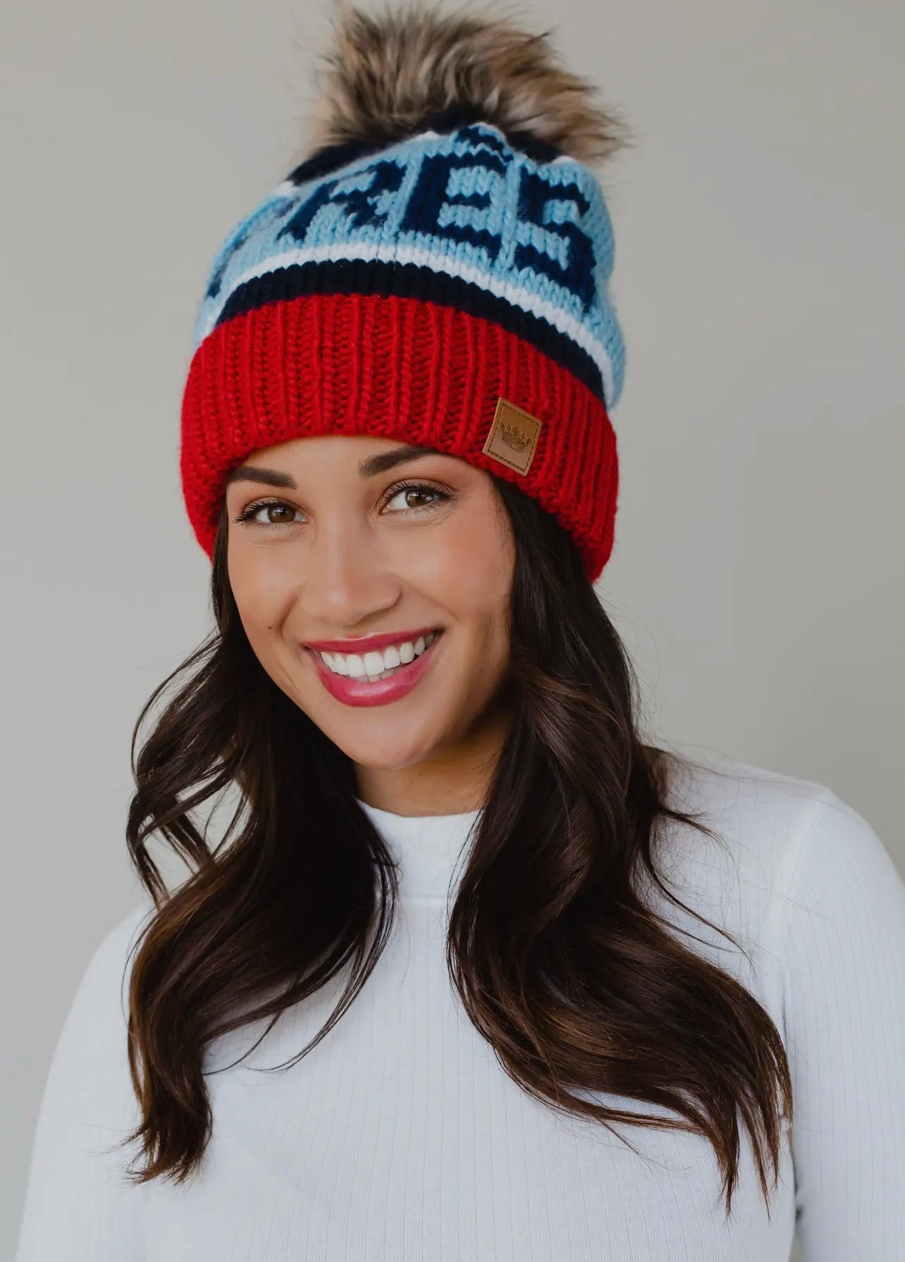 Après Knit Hat with Faux Fur Pom