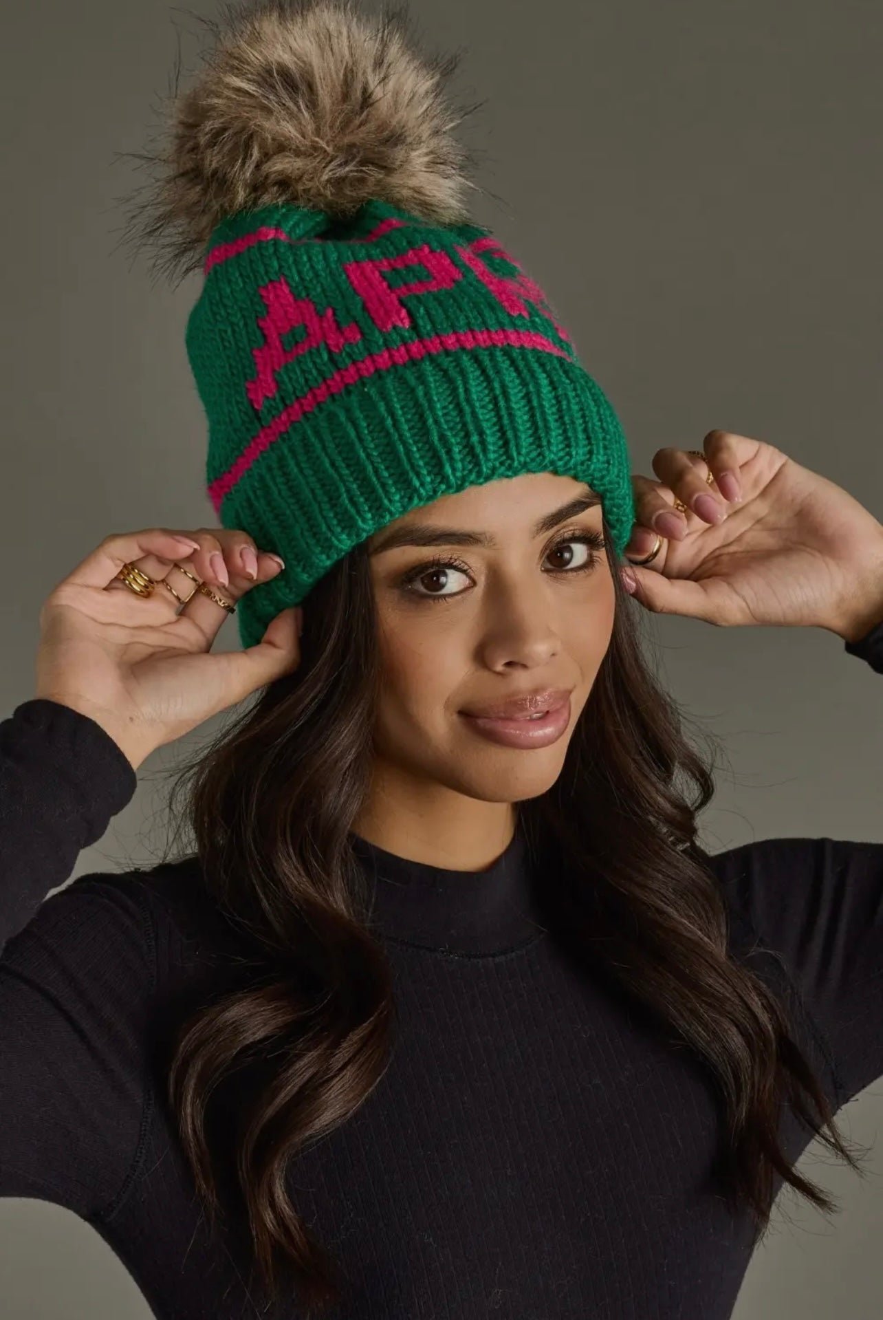 Après Knit Hat with Faux Fur Pom
