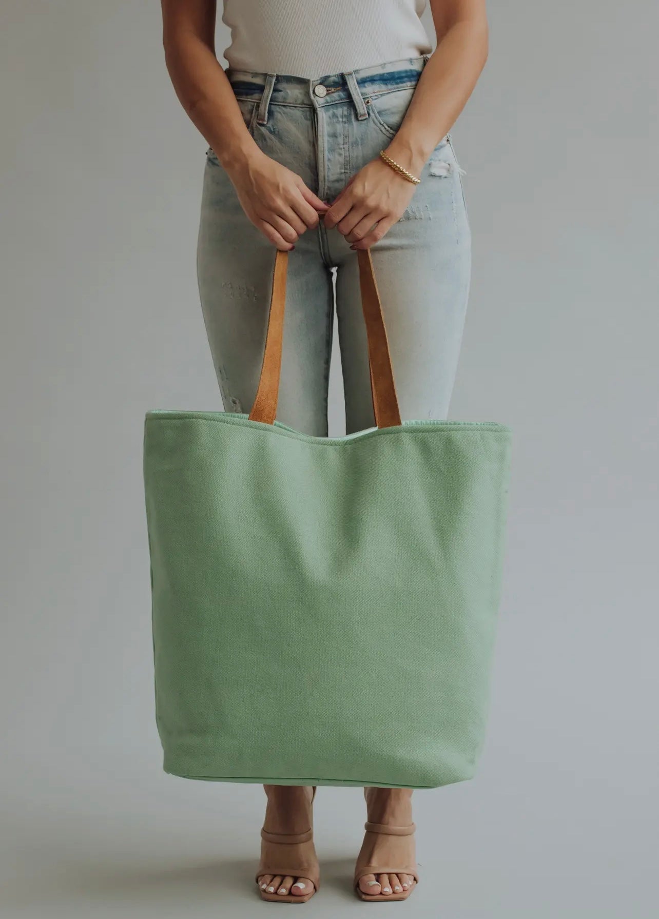 “It’s A Good Day To Drink On A Boat” Tote