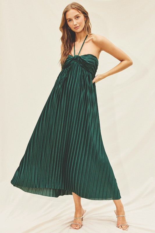 pleated halter maxi dress Lame Champagne sunray pleated maxi in a shimmering lam fabric. Pleats open out to add volume at the hem. Gold halter neck chain closure. The dress is lined consider sizing up for fuller bust Olive Colorblock Pleated Halter Neck