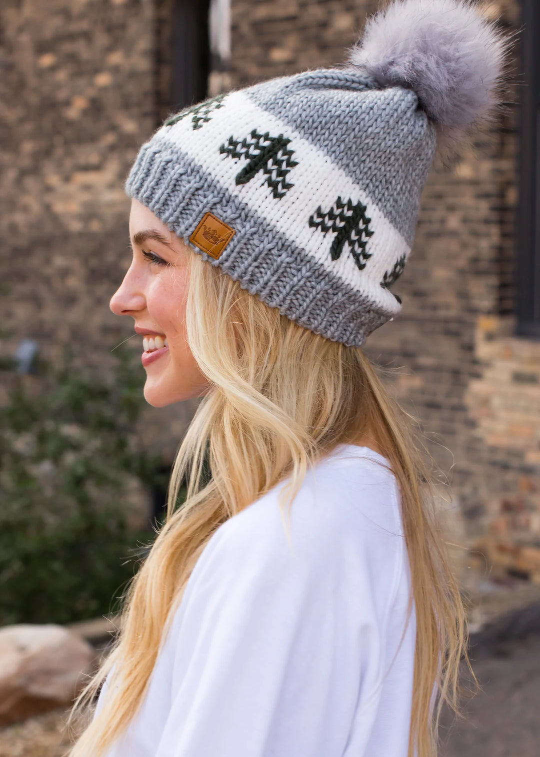 Evergreen Tree Knit Hat with Faux Fur Pom with – Style Trolley display picture 2