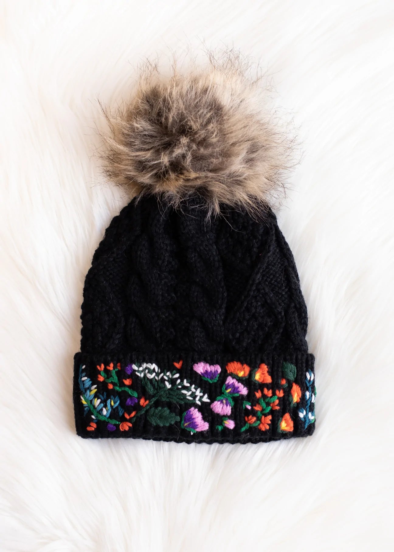 Cableknit Pom Hat with Embroidery and Faux Fur Pom